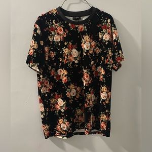 Forever 21 men’s rose t-shirt